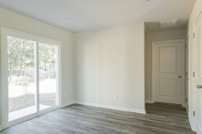 Foto del edificio - 2174 Bayside St SW
