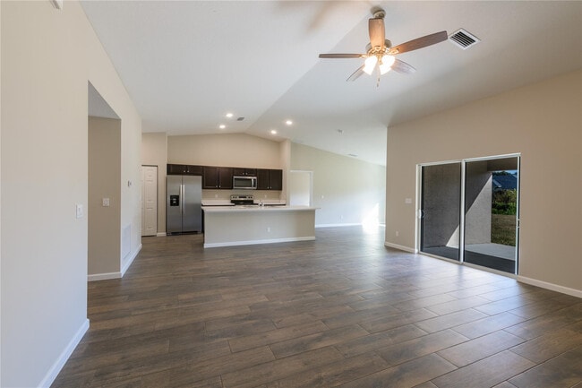 Foto del edificio - 730 SW McCall Rd