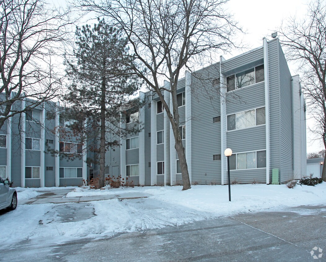 Cliff House Apartments Burnsville Mn Apartments Com