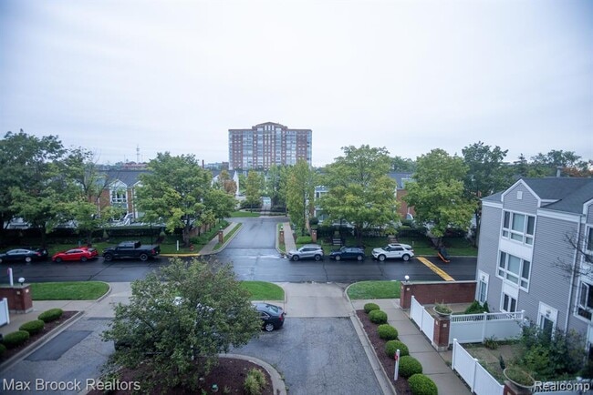 Building Photo - 3320 Spinnaker Ln