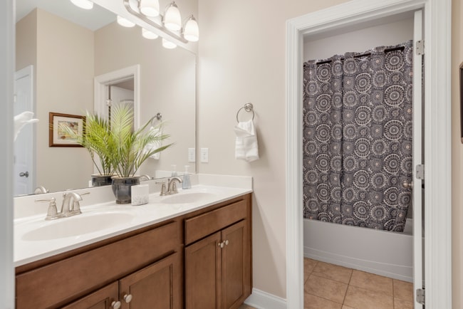 Photo - 353 Cornelius Wy House