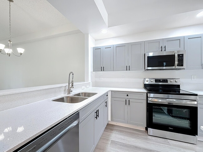 Foto del edificio - 3180 N Haverhill Rd