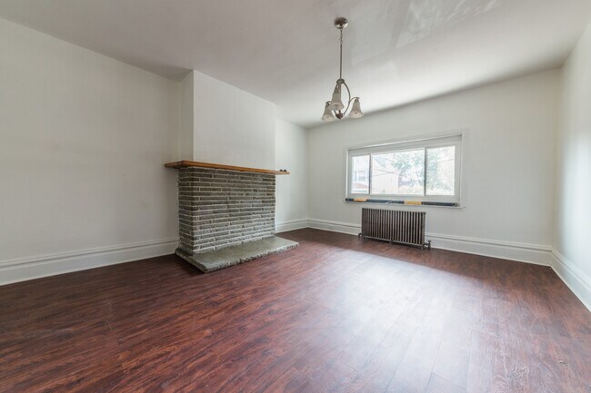 Building Photo - AVAILABLE JUNE - Gorgeous 5 Bedroom Home N...