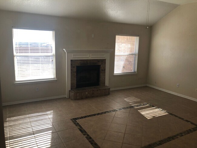 Foto del edificio - AVAILABLE SOON!