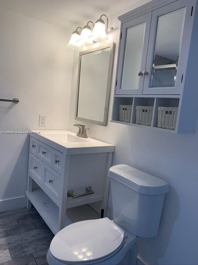 Foto del edificio - 150 NW 96th Ave