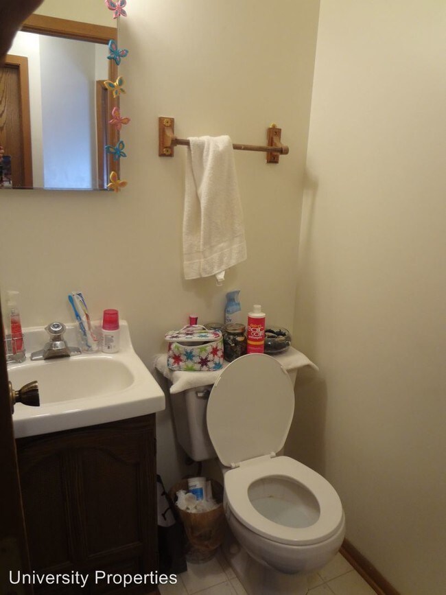 Foto del edificio - 3 br, 1.5 bath Room For Rent - 3164 Kylemore