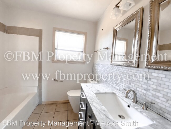 Foto del edificio - 2 br, 1 bath House - 4205 W Park Row Blvd