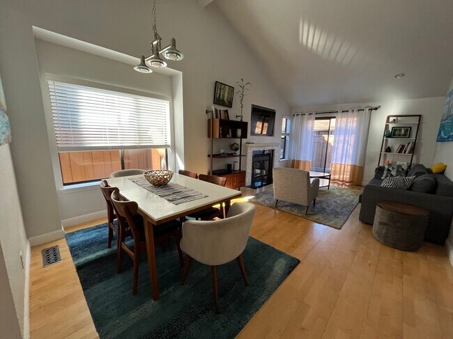 Foto del edificio - 206 Charter Oak Cir