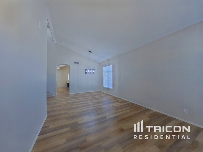 Foto del edificio - 42783 W Magnolia Rd