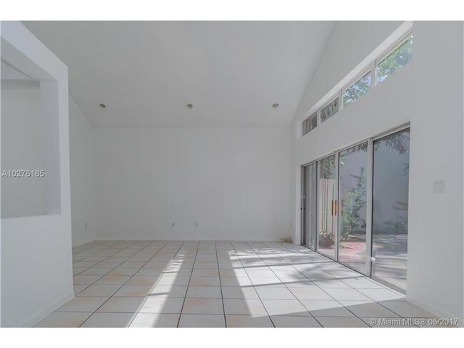 Building Photo - 925 Scarlet Oak Way