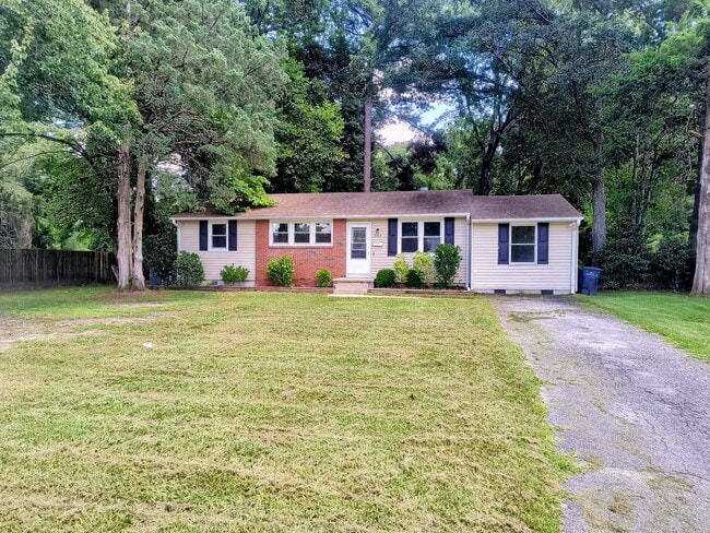 Building Photo - 504 Clyde Dr