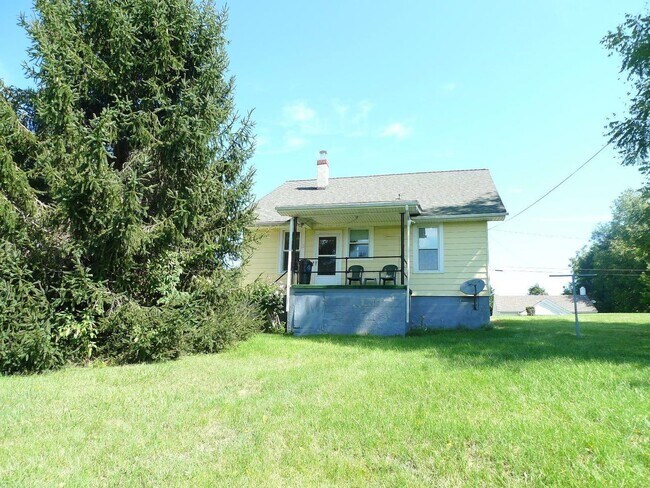 Building Photo - Charming Home with Large Backyard Near Rad...