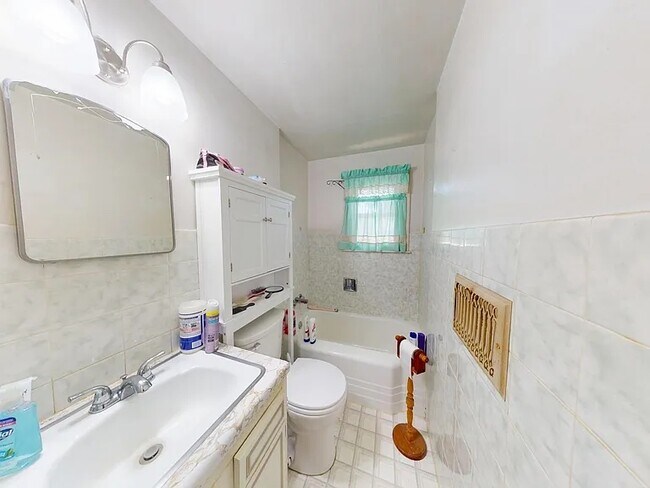 Foto del edificio - 430 Ulstad Ave