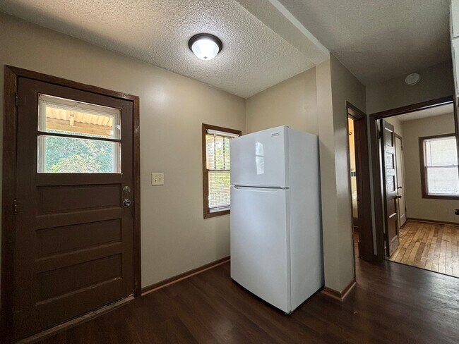 Foto del edificio - Single Family Home located south of Como Park! Apply TODAY!