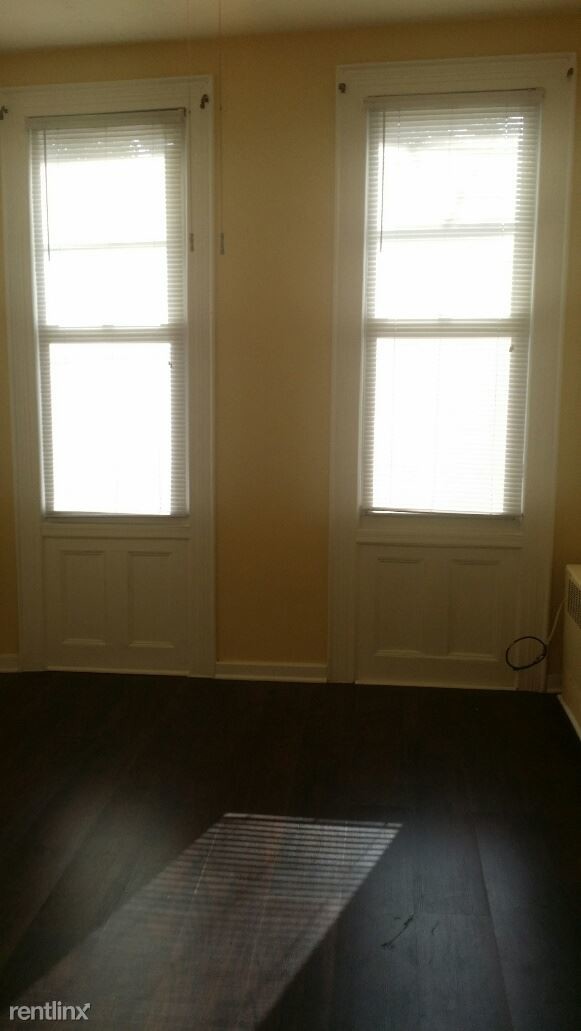 Building Photo - 1 br, 1 bath Apartment - 6715 Forest Ave 1L