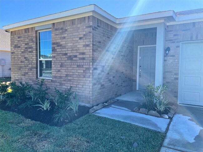 Building Photo - 9695 Caney Trails Rd