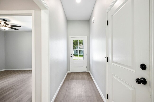 Building Photo - "Charming 3-Bedroom Denison Home with Gran...