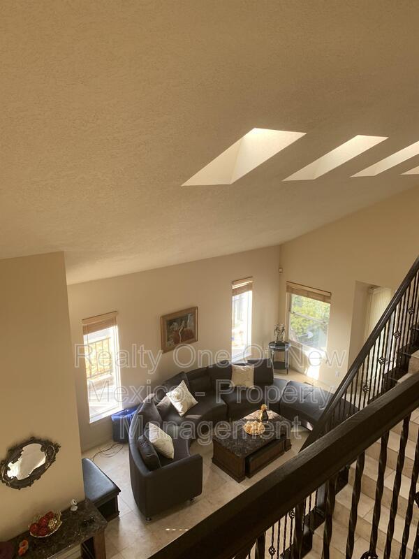 Building Photo - 7005 Sky Valley Way NE
