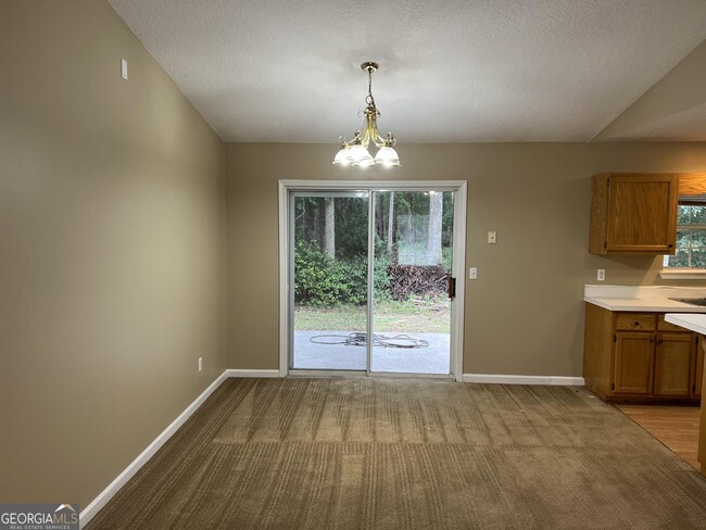 Foto del edificio - 204 Old Pond Dr W