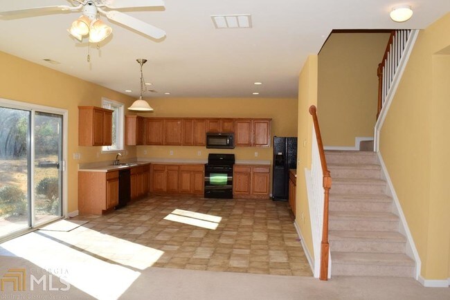 Building Photo - 11 Brookview Dr