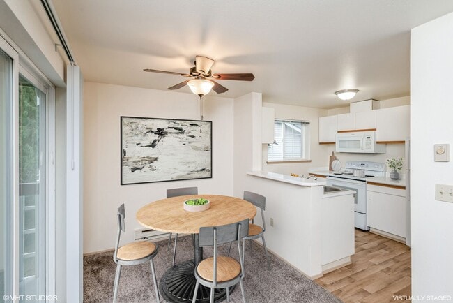 Building Photo - Landis Pointe