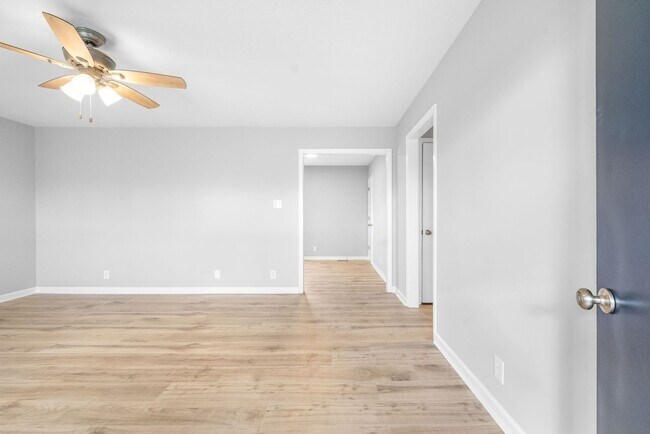 Foto del edificio - Newly Renovated 3 Bedroom Pet Friendly Hom...