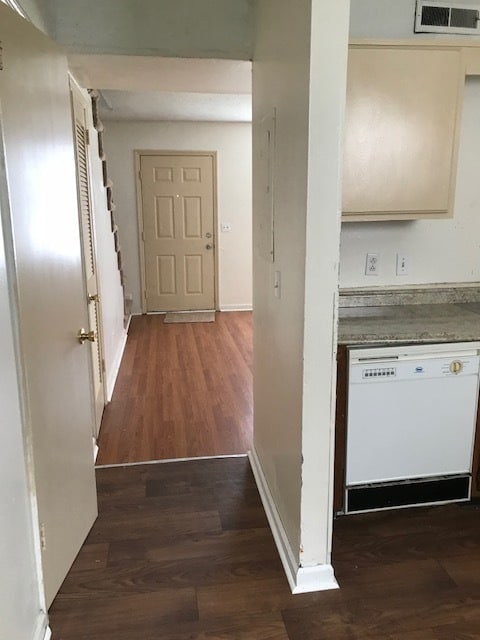 Foto del edificio - 3613 Willow Creek Ct