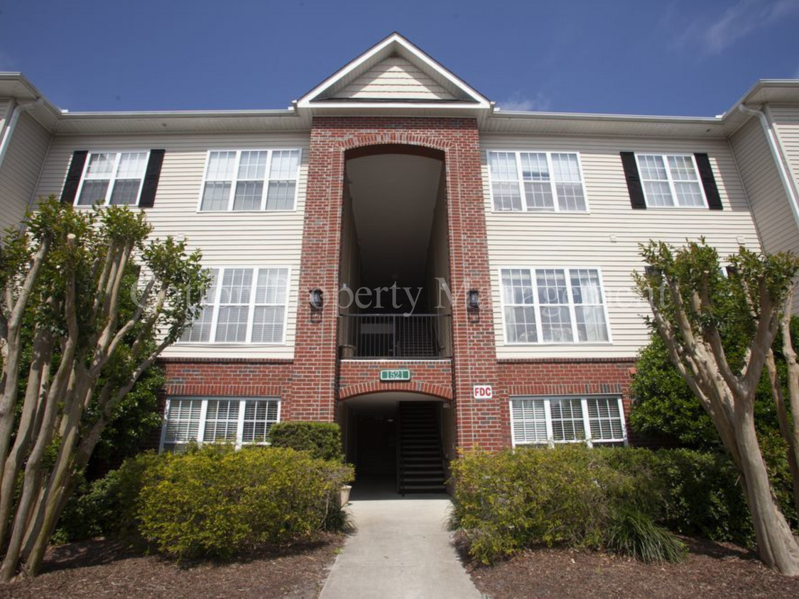 Foto principal - 2 BD/2 BA Condo at Bellingham Park/ $1,400...