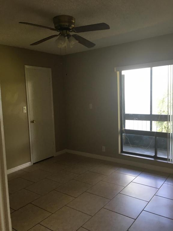 Building Photo - 2715 Lemontree
