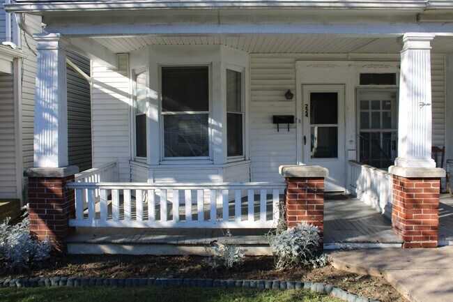 Foto del edificio - 224 N Main St