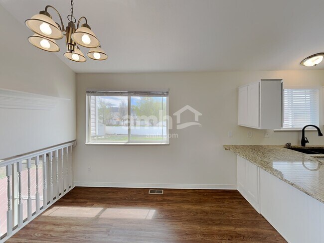 Building Photo - 2883 2415 N