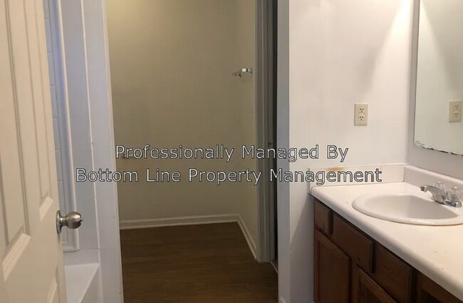 Foto del edificio - Spacious 3 Bedroom Home! New and renovated