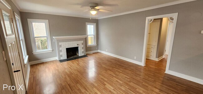 Foto del edificio - 2 br, 1 bath House - 1911 S Connor