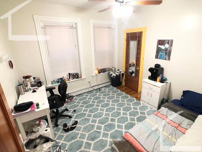 Foto del edificio - 127 Cedar St