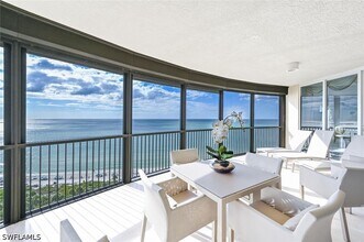 Building Photo - 8665 Bay Colony Dr