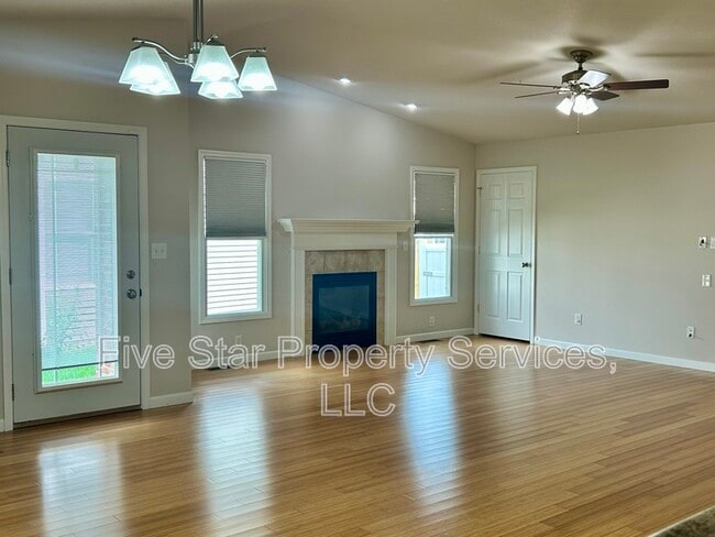 Building Photo - 1408 School House Ln