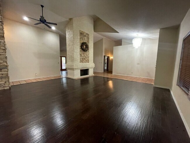 Foto del edificio - 6049 W Grandview Rd