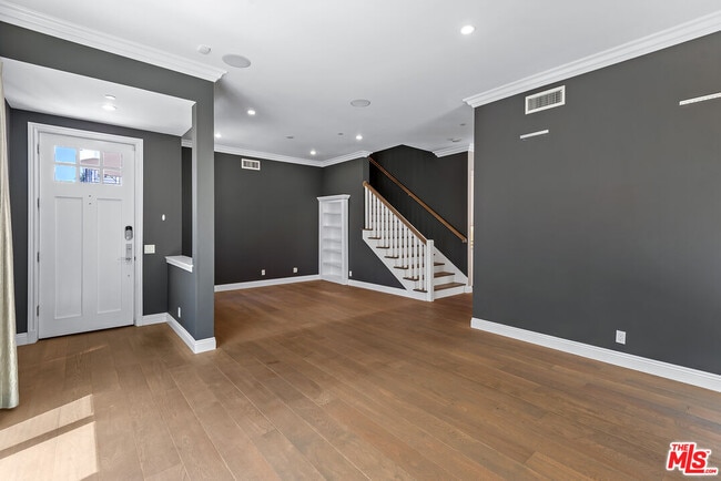 Foto del edificio - 1510 S Carmelina Ave