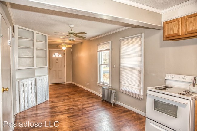 Building Photo - 2 br, 1 bath House - 209 Adams St