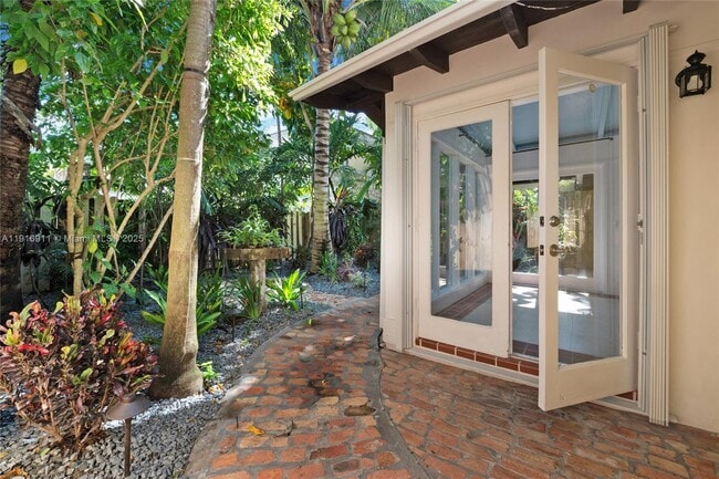 Foto del edificio - 3791 El Prado Blvd