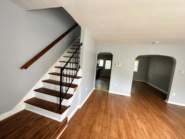 Building Photo - 4 Bedroom - Mount Royal 21217