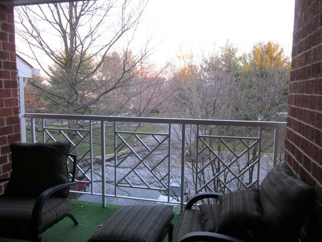 Foto del edificio - Charming 2 Bedroom/ 2 Bathroom Apartment in Mays Chapel, MD!