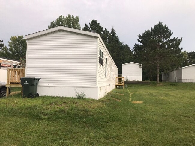 Building Photo - 3 Bedrooms, 2 Bathrooms in Pequot Terrace Trailer Park, Pequot Lakes, MN