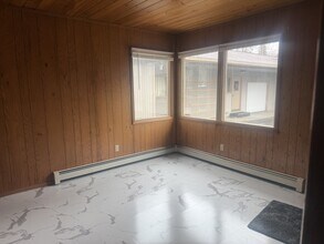 Building Photo - 2633 W 34th Ave