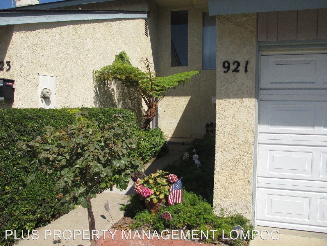 Primary Photo - 923 E Cypress Ave