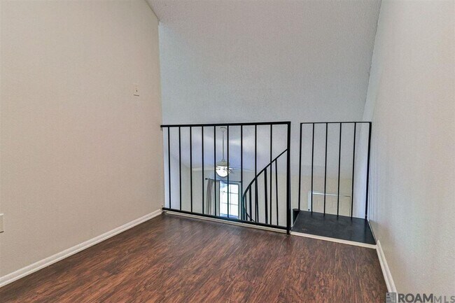 Building Photo - 402 Lee Dr