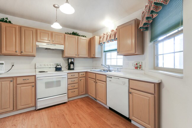 Foto del edificio - 500 Edwards Blvd