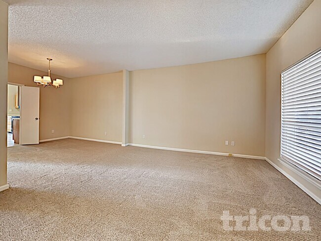 Building Photo - 3840 Tallcott Dr