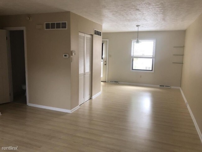 Building Photo - 2 br, 1.5 bath Townhome - 431 Avery St