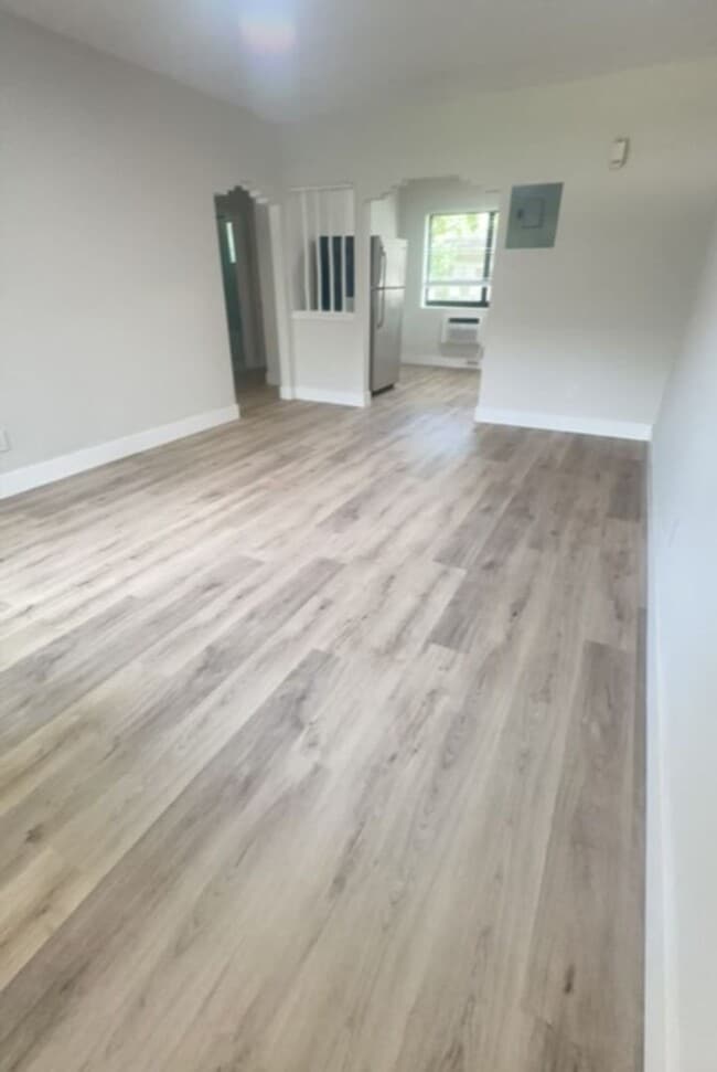 Interior Photo - 600 SW 9th Ave